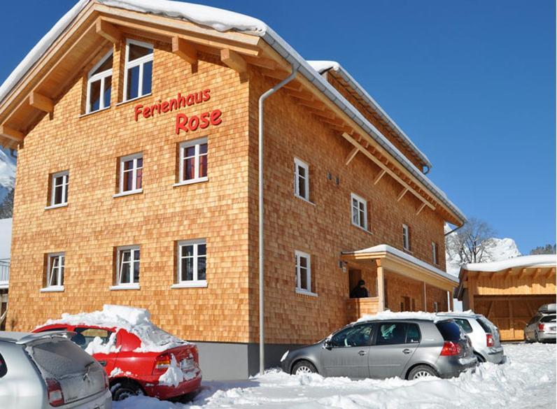 Apartamento Haus Rose Schröcken Exterior foto
