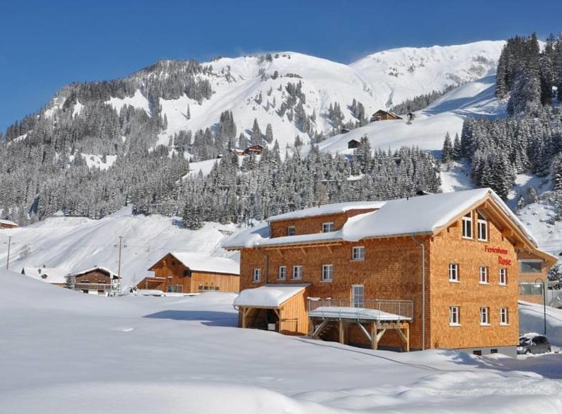Apartamento Haus Rose Schröcken Exterior foto